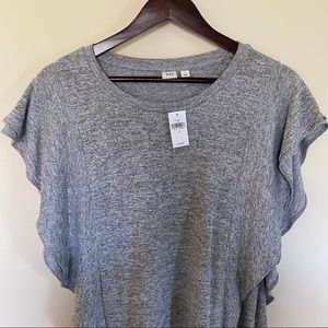 GAP Black and White Top NWT